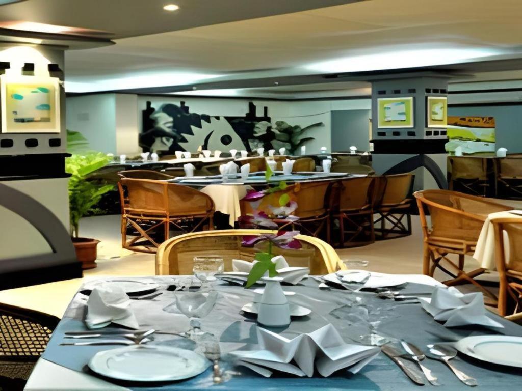 Hotel Tower Inn, Chittagong Extérieur photo